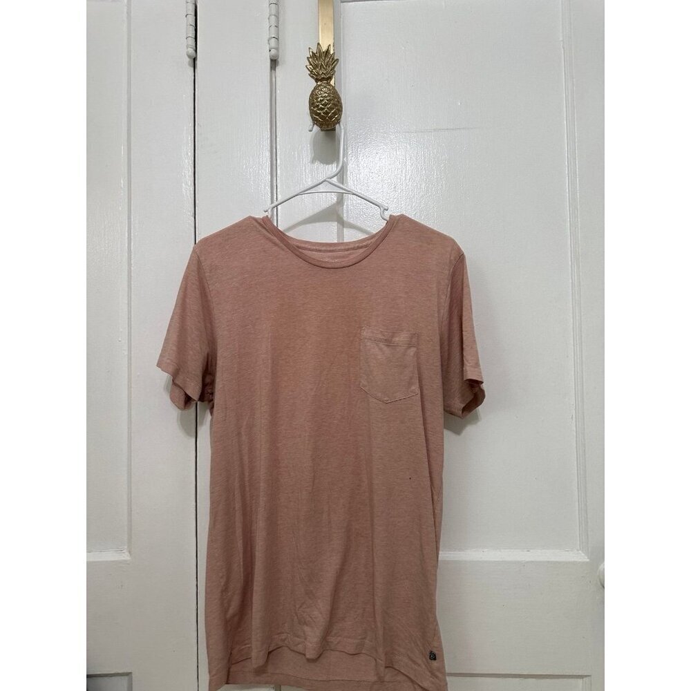 Bonobos men’s size medium pink t-shirt